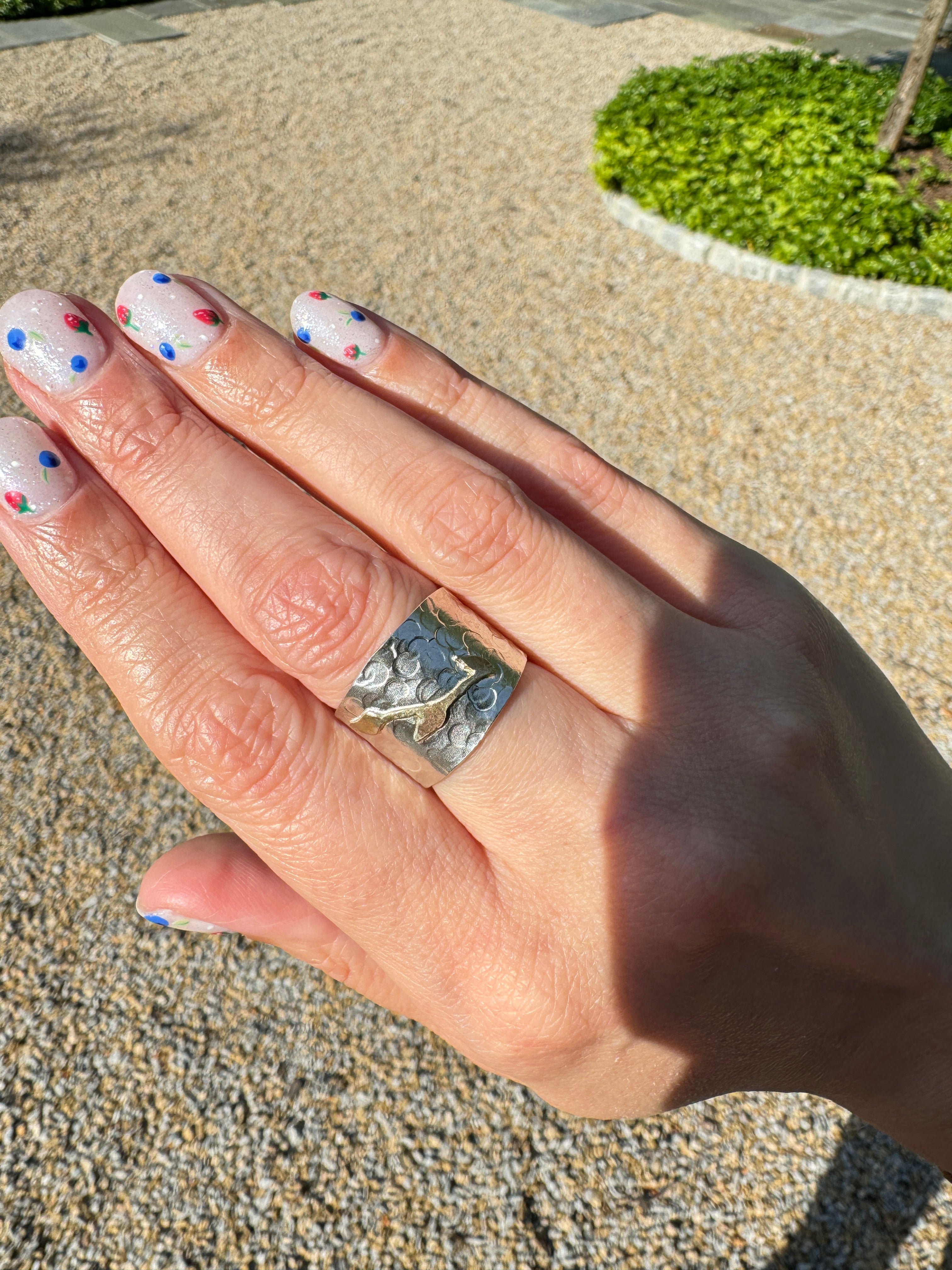 Hammered Silver Band with Vines (6.5/6.75)